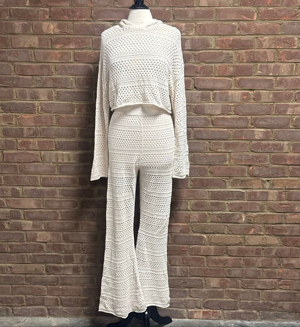 Sincerely Jules Women’s Beige Crochet Long Sleeve Hooded Top & Flare Pants Sz M